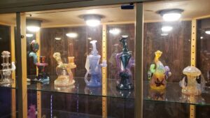 Smoke King Pipe Space (CIGAR, HOOKAH, KRATOM, CBD, & VAPE SHOP) — Littleton, CO