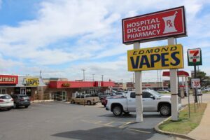 Edmond Vapes & Kratom — Edmond, OK