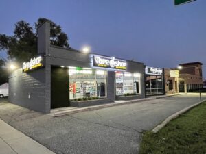FUME VAPE GLASS HOOKAH TOBACCO SHOP — Farmington Hills, MI