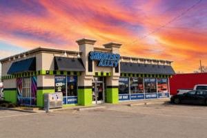 Smokers Alley — Roseville, MI