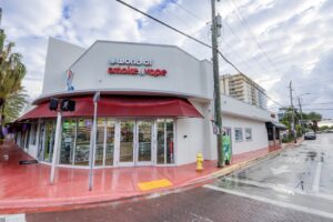 World of Smoke & Vape – Surfside — Surfside, FL