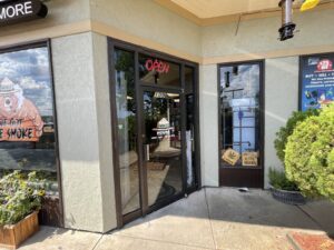 smokeez tobacco and more — Virginia Beach, VA